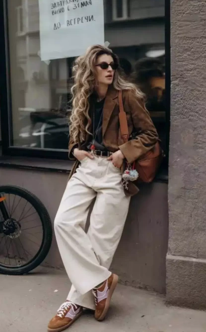 Coffee colored suits have become popular this autumn! Fashionable no matter how it is paired (2) coffee color+beige