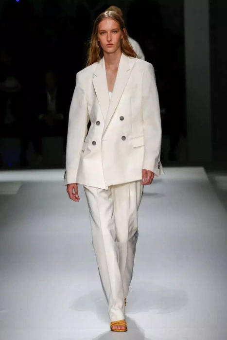 The classic white suit with purifying power  Chenjie Suit Factory | Haute Couture