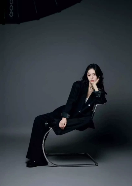 Black suits are trending cool. Can loose-fitting suits really make a comeback in fashion?