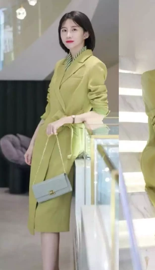 Blazers - The perfect autumn outerwear for young women (30-50), offering a sophisticated and refined look (Part 2 - Pairing with skirts and jeans)