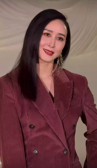 طقم بدلة بورغندي ينضح بالأناقة | مصنع تشينجي للبدلات الفاخرة، الصين طقم بدلة بورغندي ينضح بالأناقة | مصنع تشينجي للبدلات الفاخرة، الصين